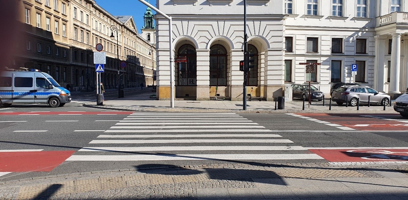 Pałac Staszica / przejście dla pieszych od ul. Świętokrzyskiej