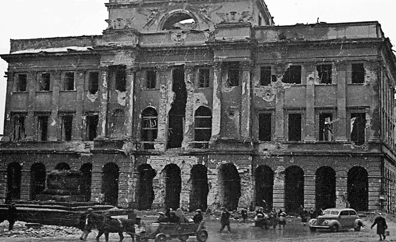 Pałac Staszica, wiosna 1945